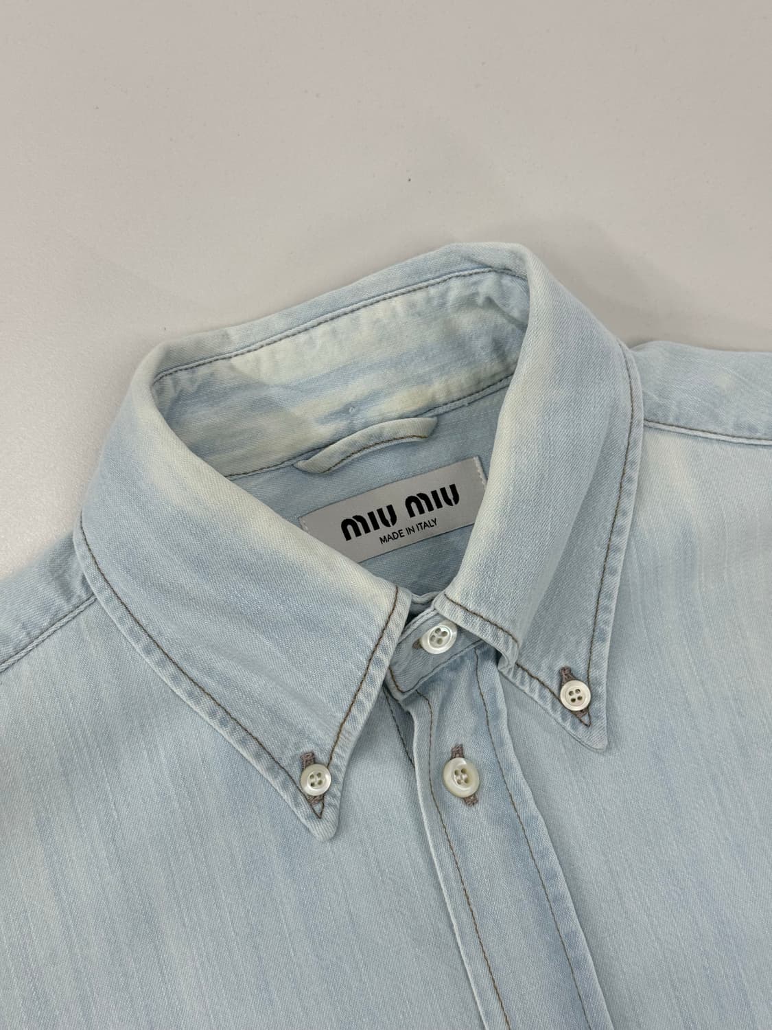 미우미우 샴브레이 데님 셔츠 상품이미지5