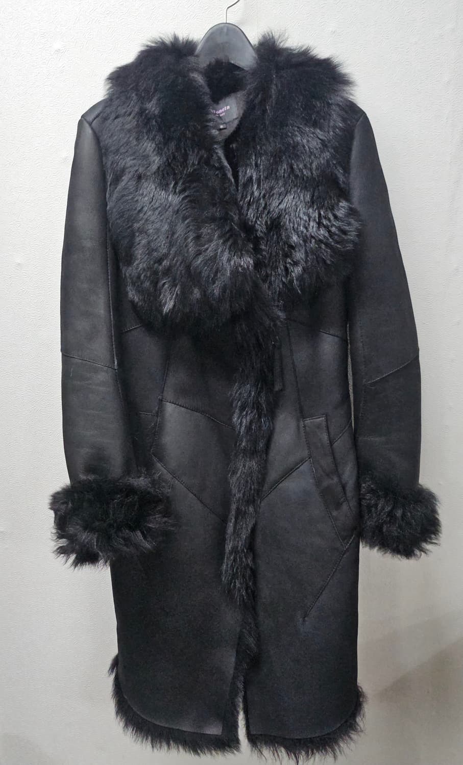 모네타 블랙 무스탕 롱 코트 마른55 상품이미지1