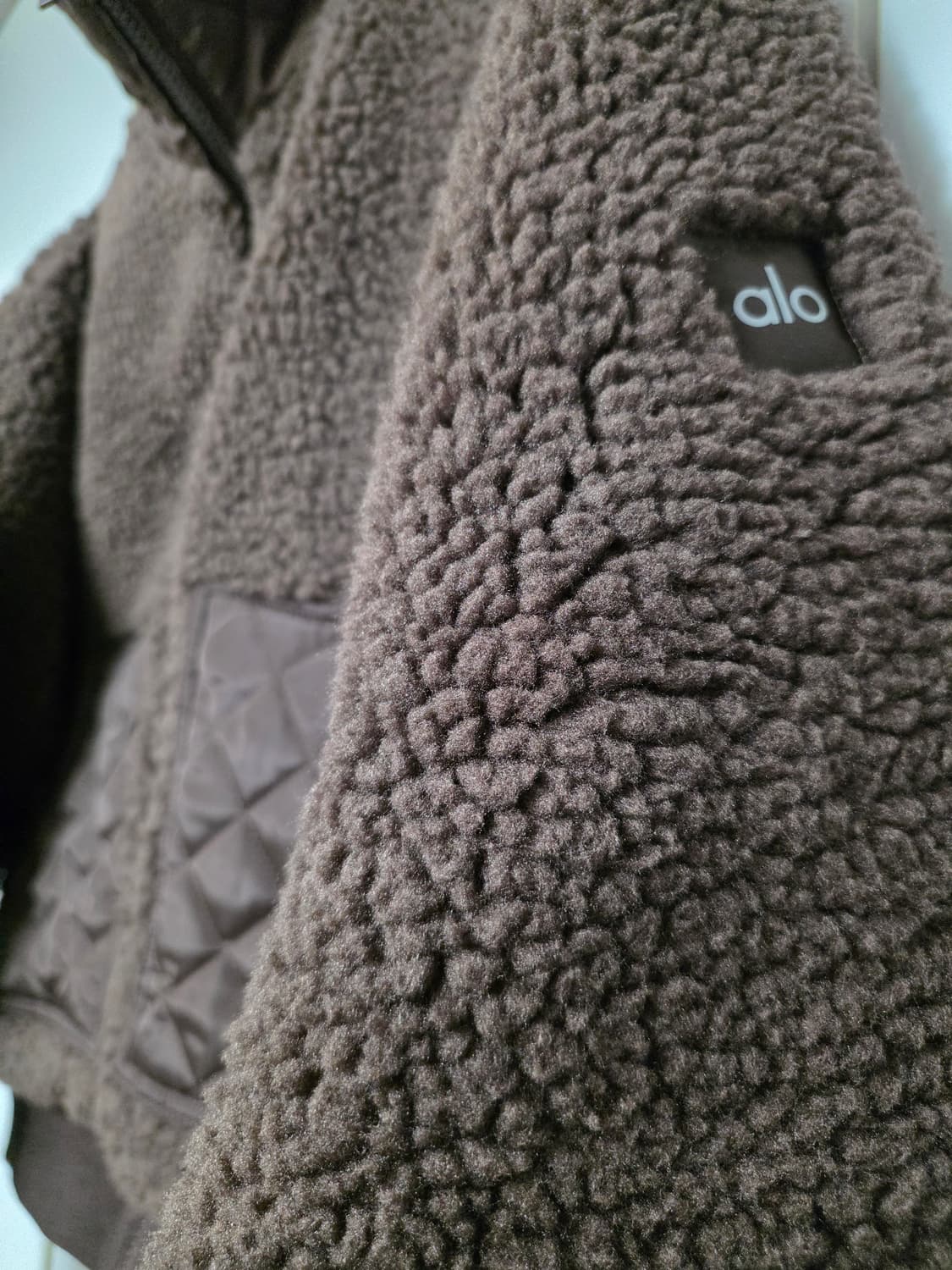 알로쉐르파브라운퀼팅배색뽀글이M 상품이미지4