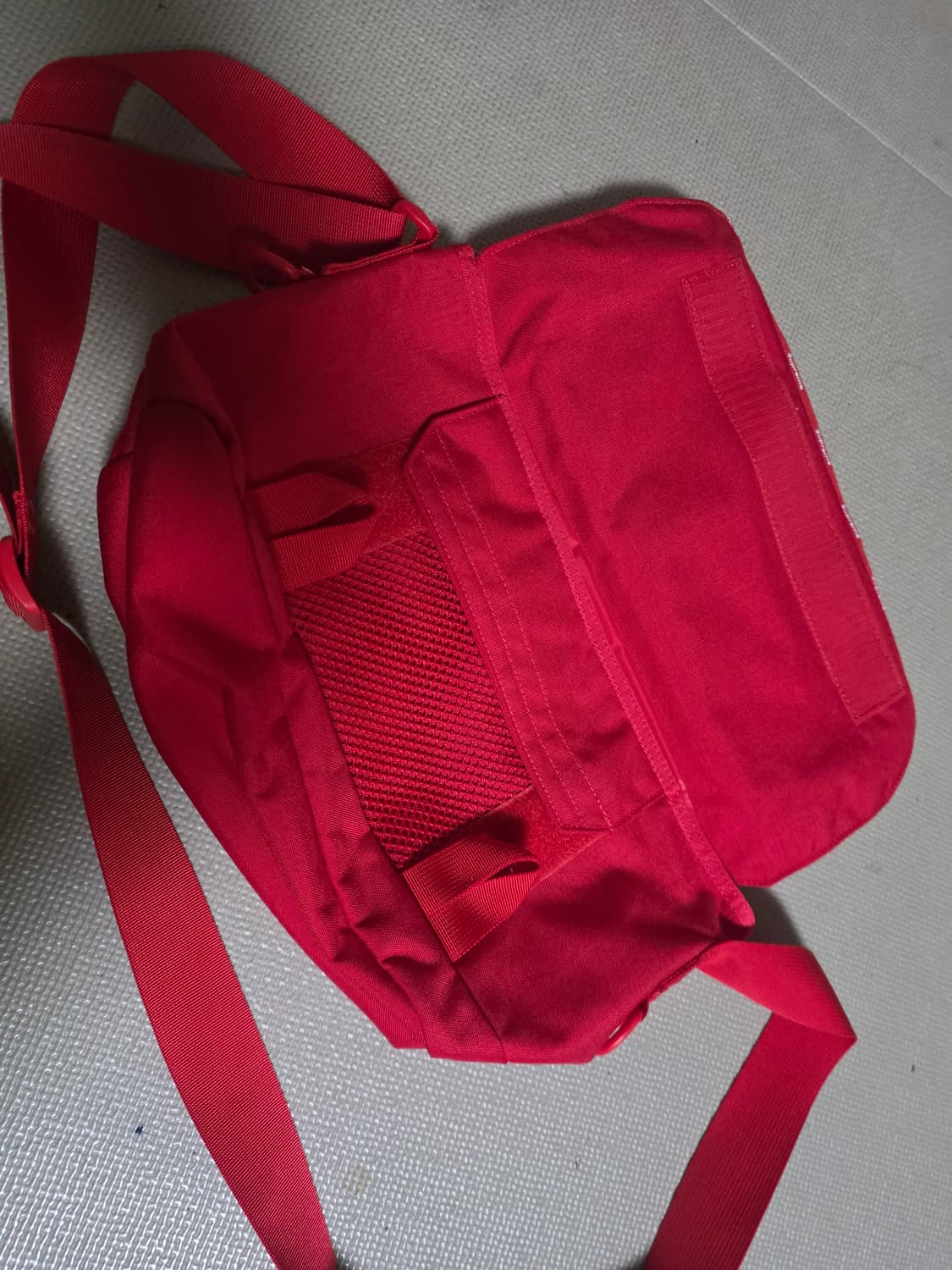 슈프림 메신저 백 상품이미지2