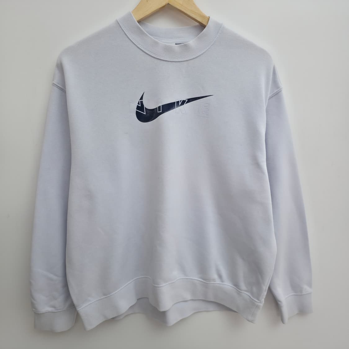 [L] 나이키 스우시 맨투맨 연보라 상품이미지1