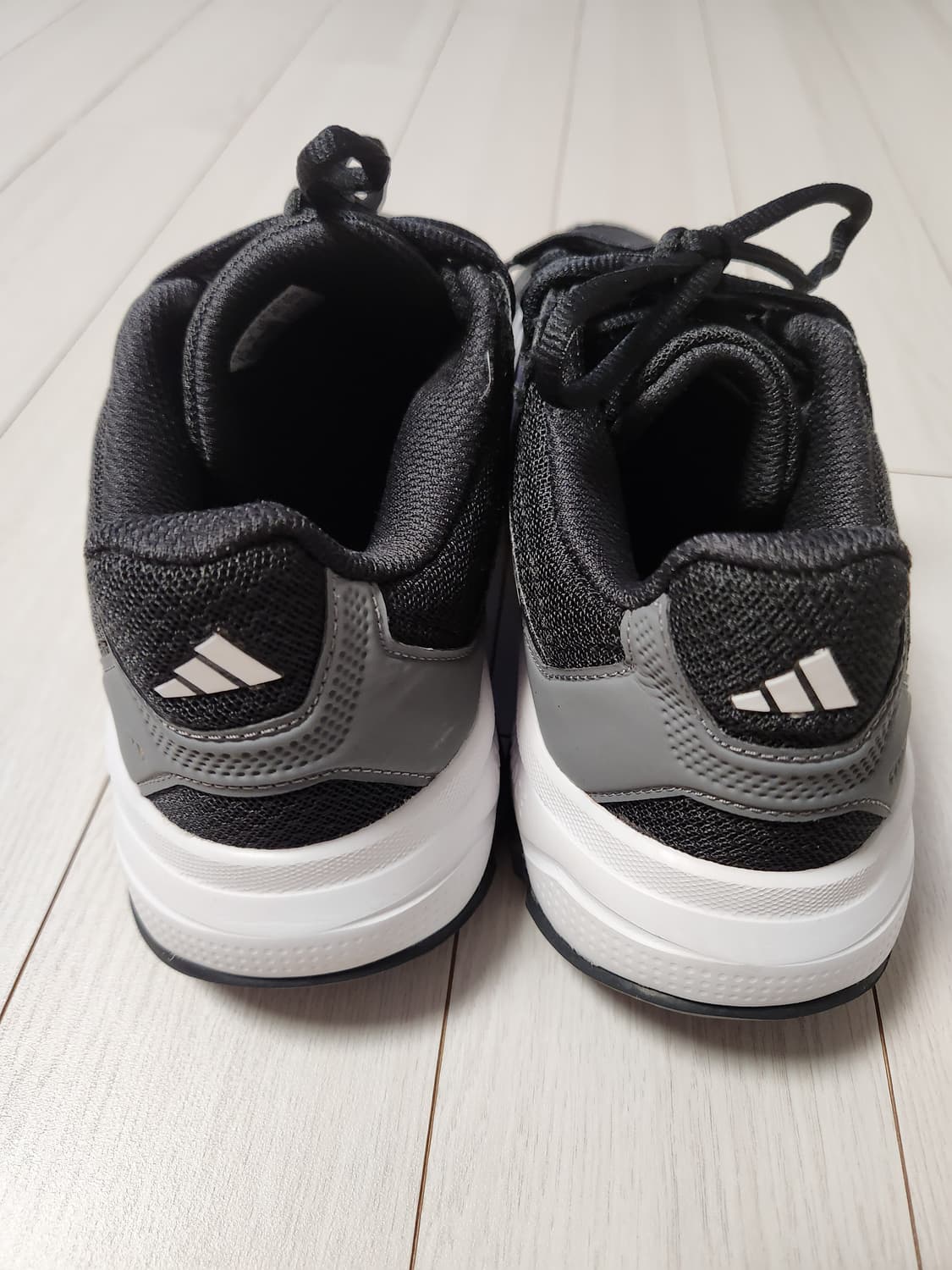 아디다스 운동화 코트잼 컨트롤 3 IF0458 테니스화 사이즈255

실 상품이미지4