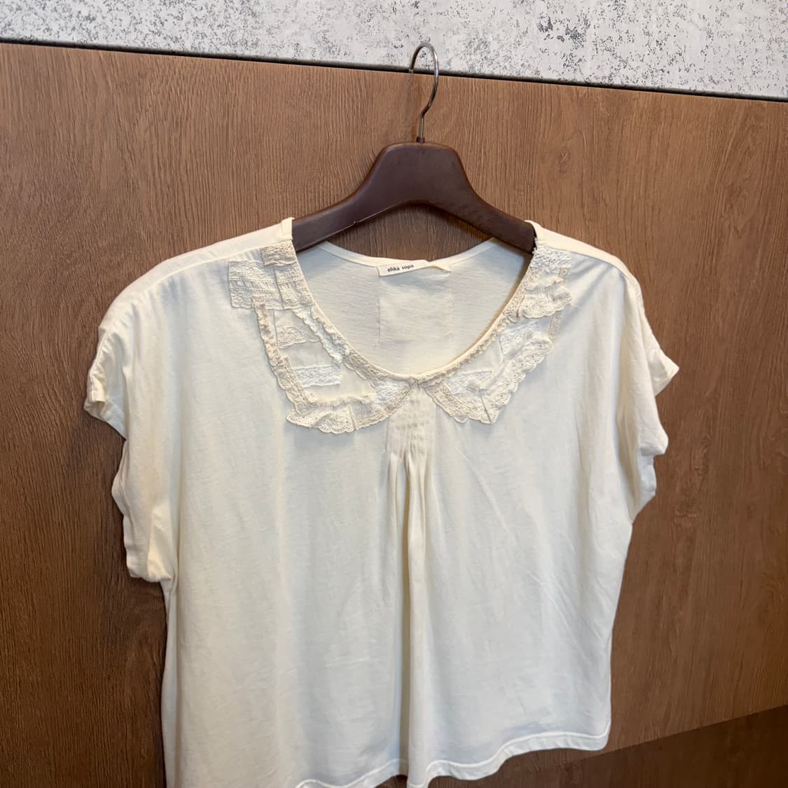 빈티지 반팔 블라우스 레이스 빅카라 핀턱 셔링 디테일 루즈핏 아이보리 상품이미지3