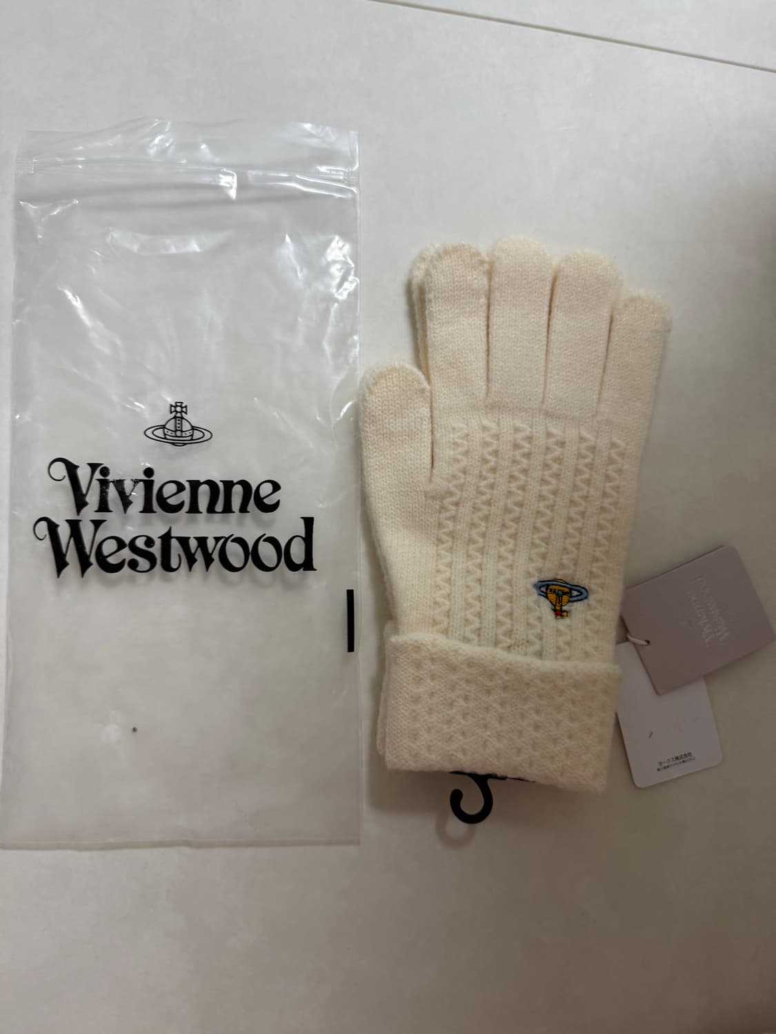 비비안 웨스트우드 니트 장갑 (아이보리) 상품이미지1