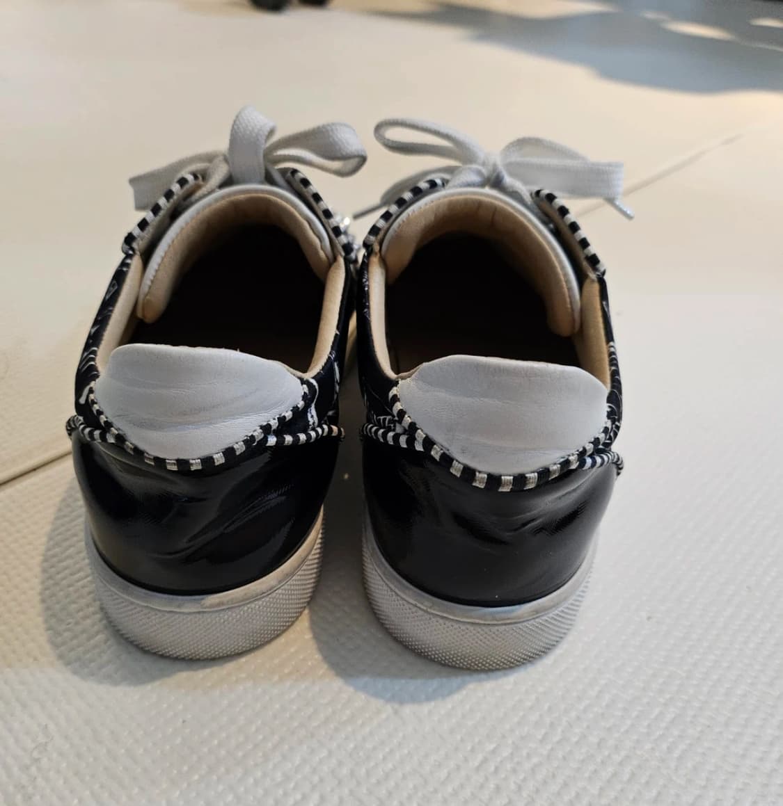 크리스찬 루부탱 스터드 스니커즈 상품이미지3