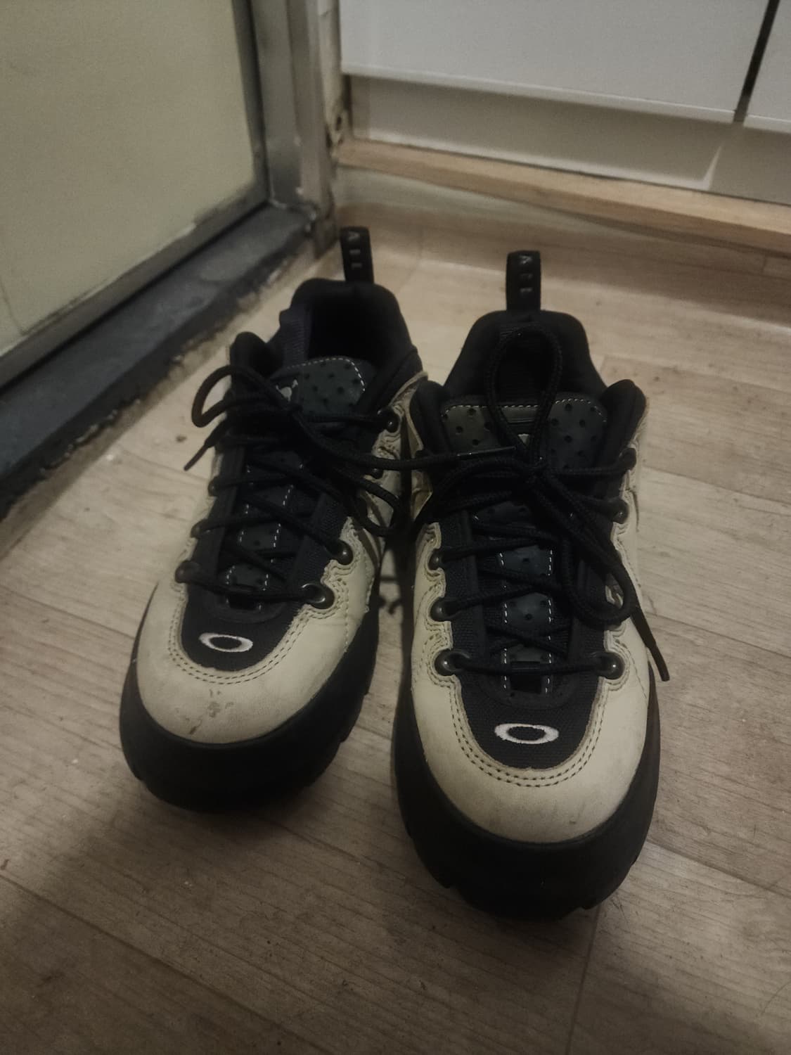 **rare 2001 oakley nail low top boots 상품이미지1