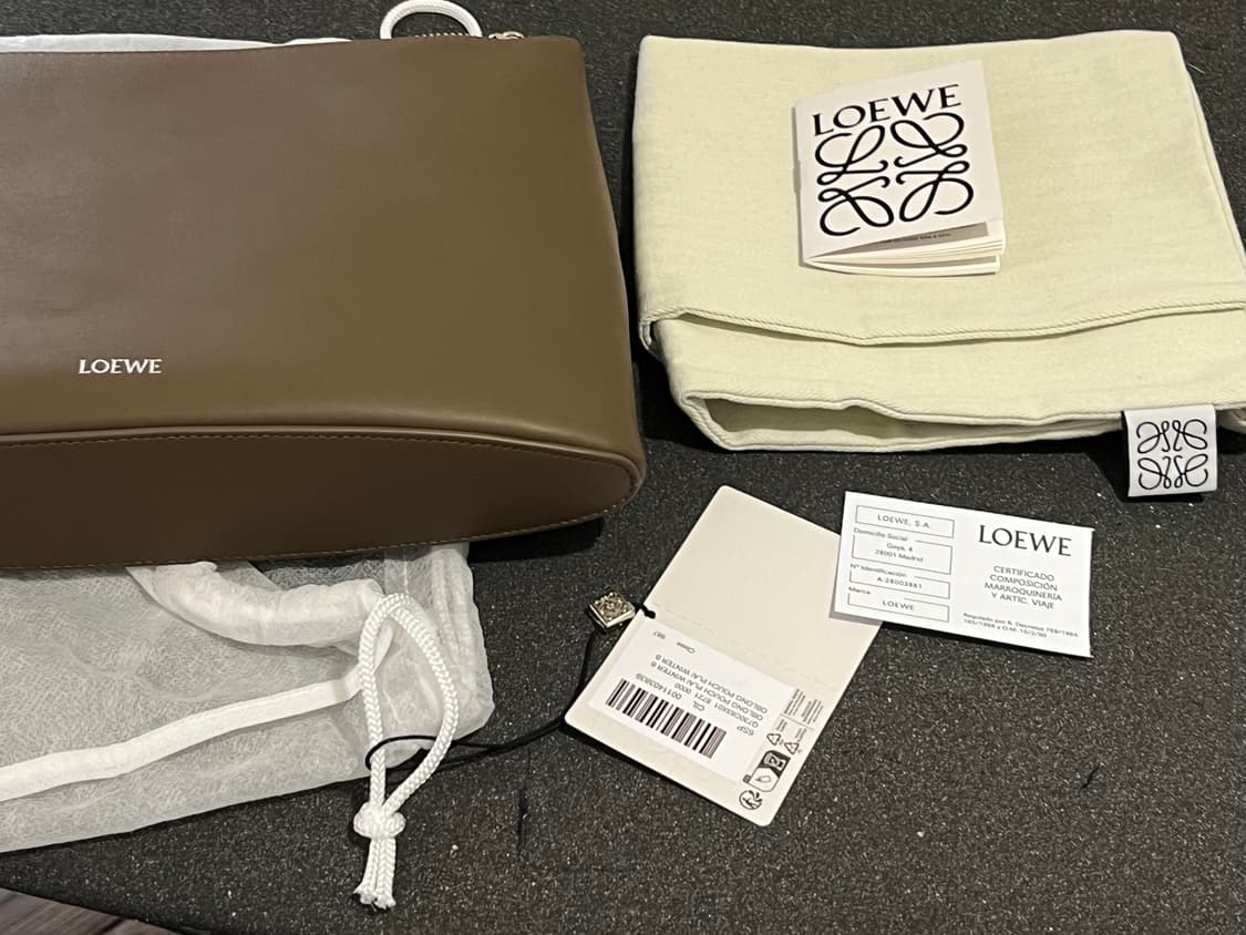 LOEWE 로에베 카프스킨 클러치 풀박스 ( 쇼핑백+택+보증서) 상품이미지4