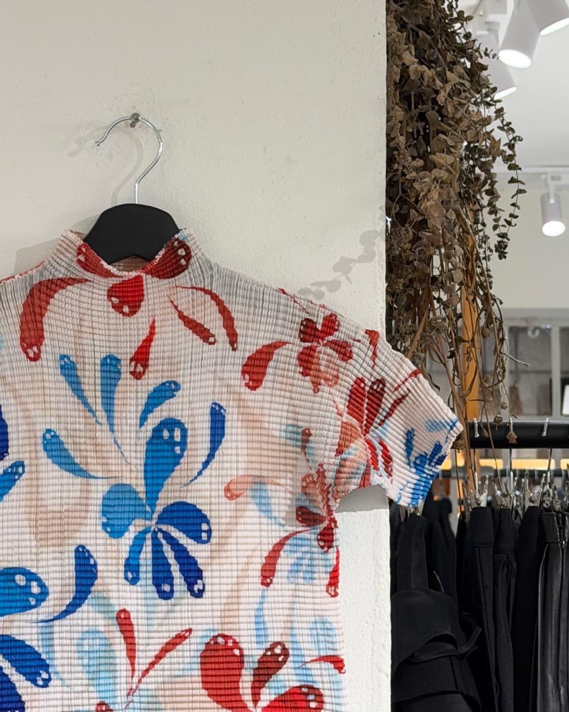 이세이 미야케 페테 플리츠 프린팅 하프 티셔츠 상품이미지3