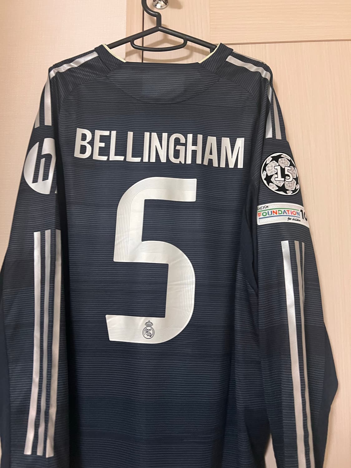 25-26 레알 어웨이 긴팔 팝니다 상품이미지2