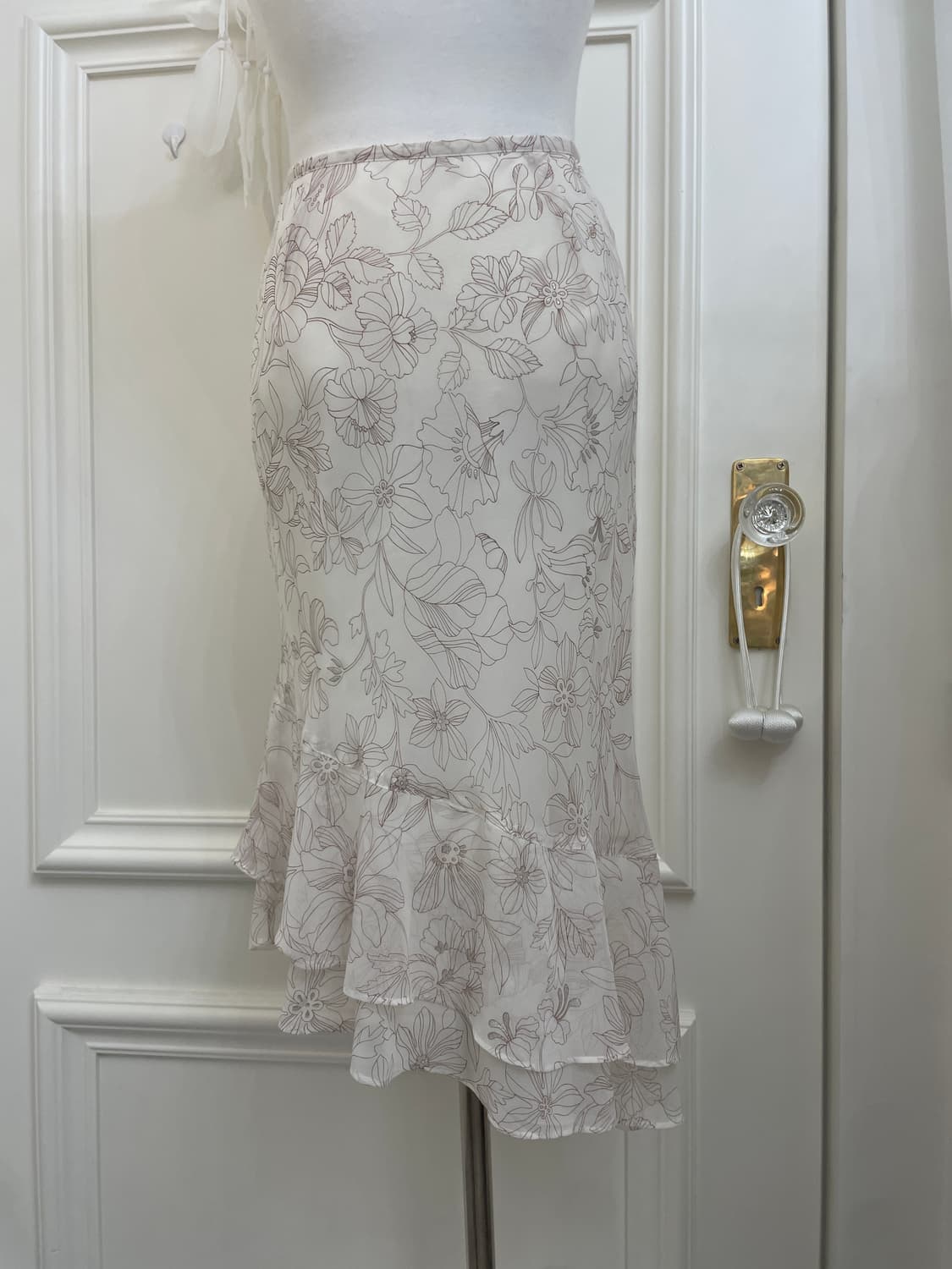 ivory flower lining unbalance skirt 상품이미지4