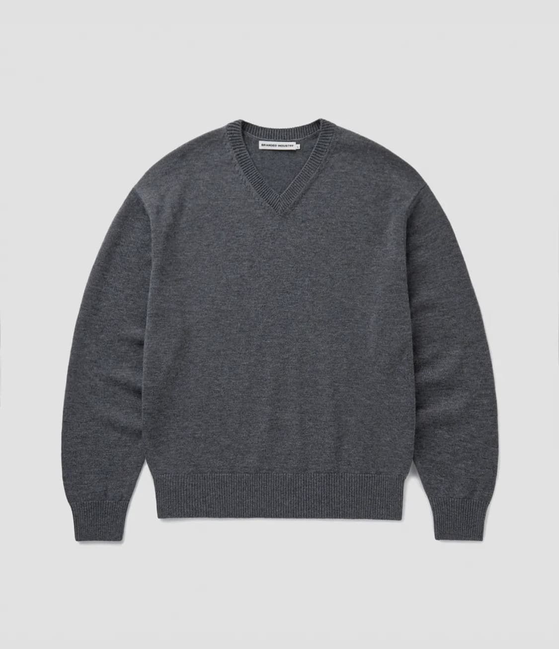 [M] 브랜디드 클라우드 슈퍼파인 브이넥 니트 차콜 상품이미지1