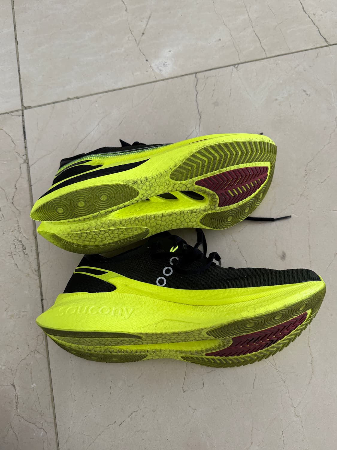 써코니 엔돌핀 프로5 런닝화(260) 상품이미지3