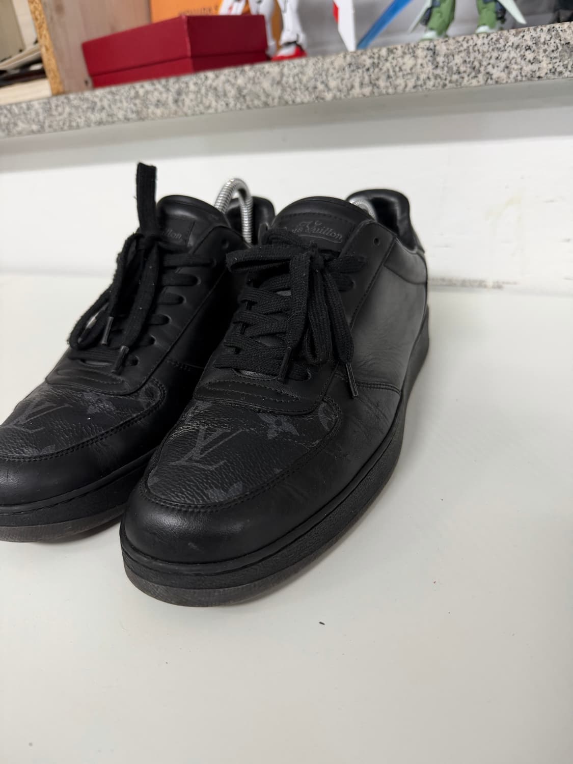 정품) 루이비통 리볼리 모노그램 스니커즈 6.5(260) 상품이미지2