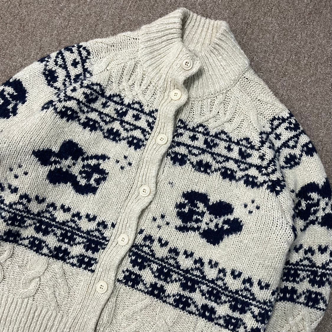  라츠유 스웨터 상품이미지3