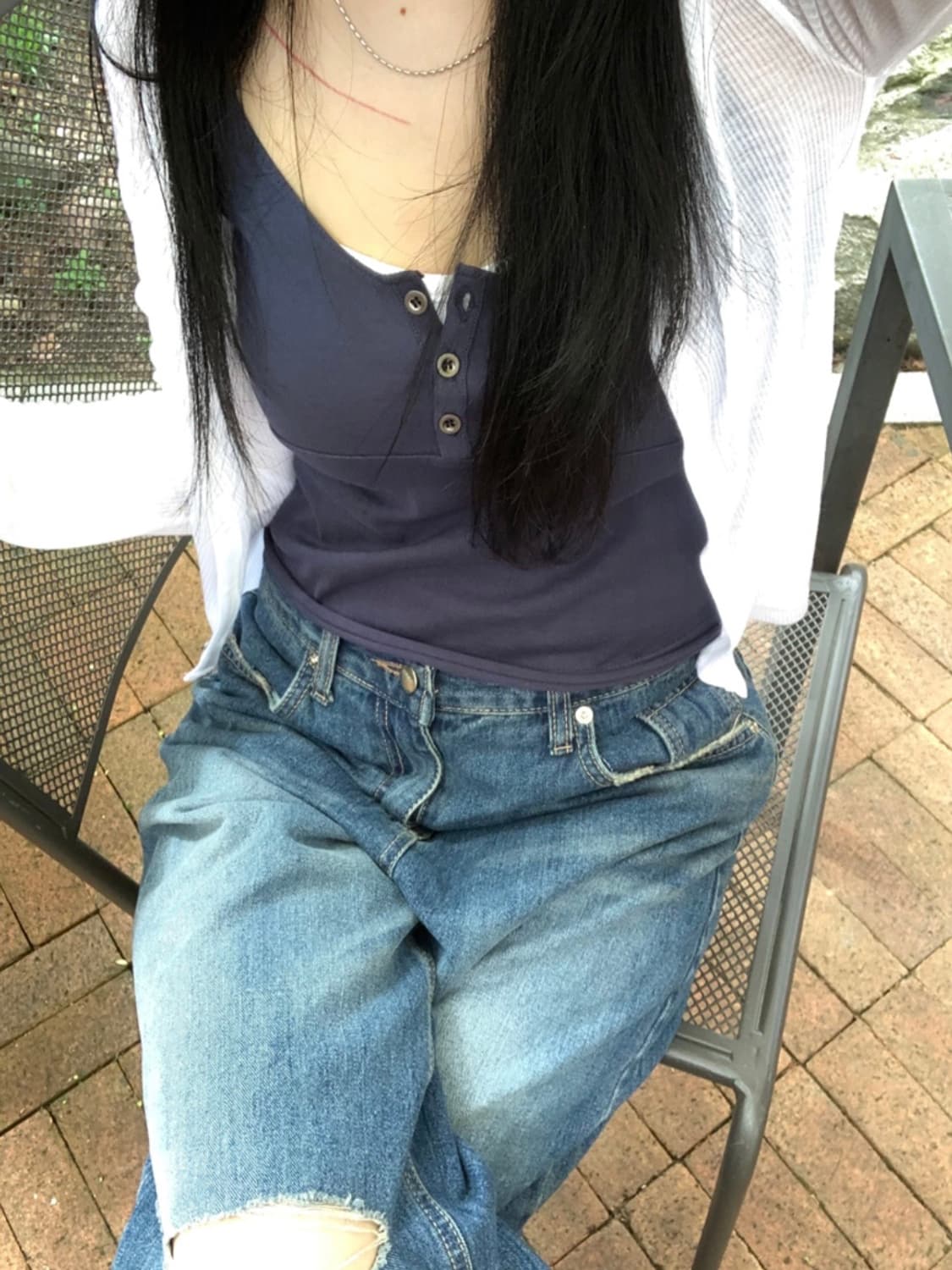 이즈이즈 롤링 버튼 슬리브리스 상품이미지1