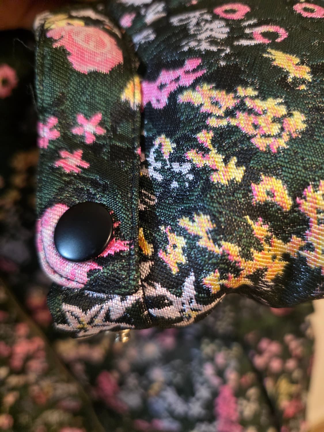 마블링(Mabling) 플라워 자카드 다운 패딩 Black 상품이미지5