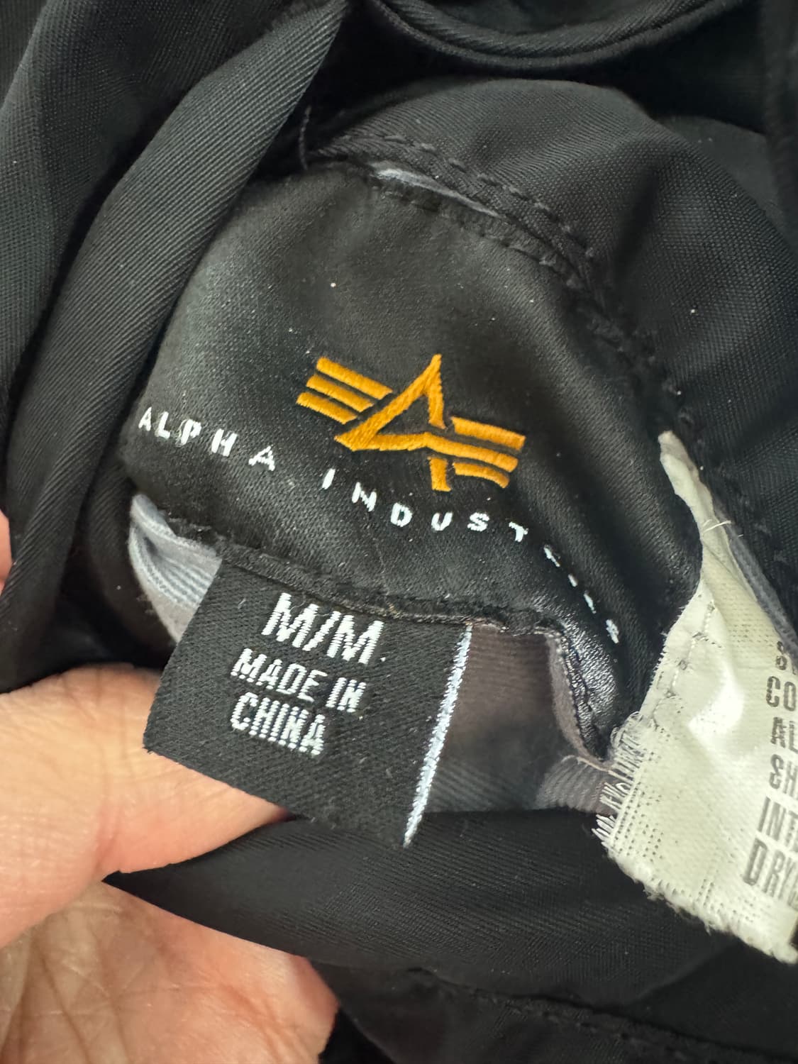 알파인더스트리 블랙 크롭 ma1 봄버 자켓 상품이미지4