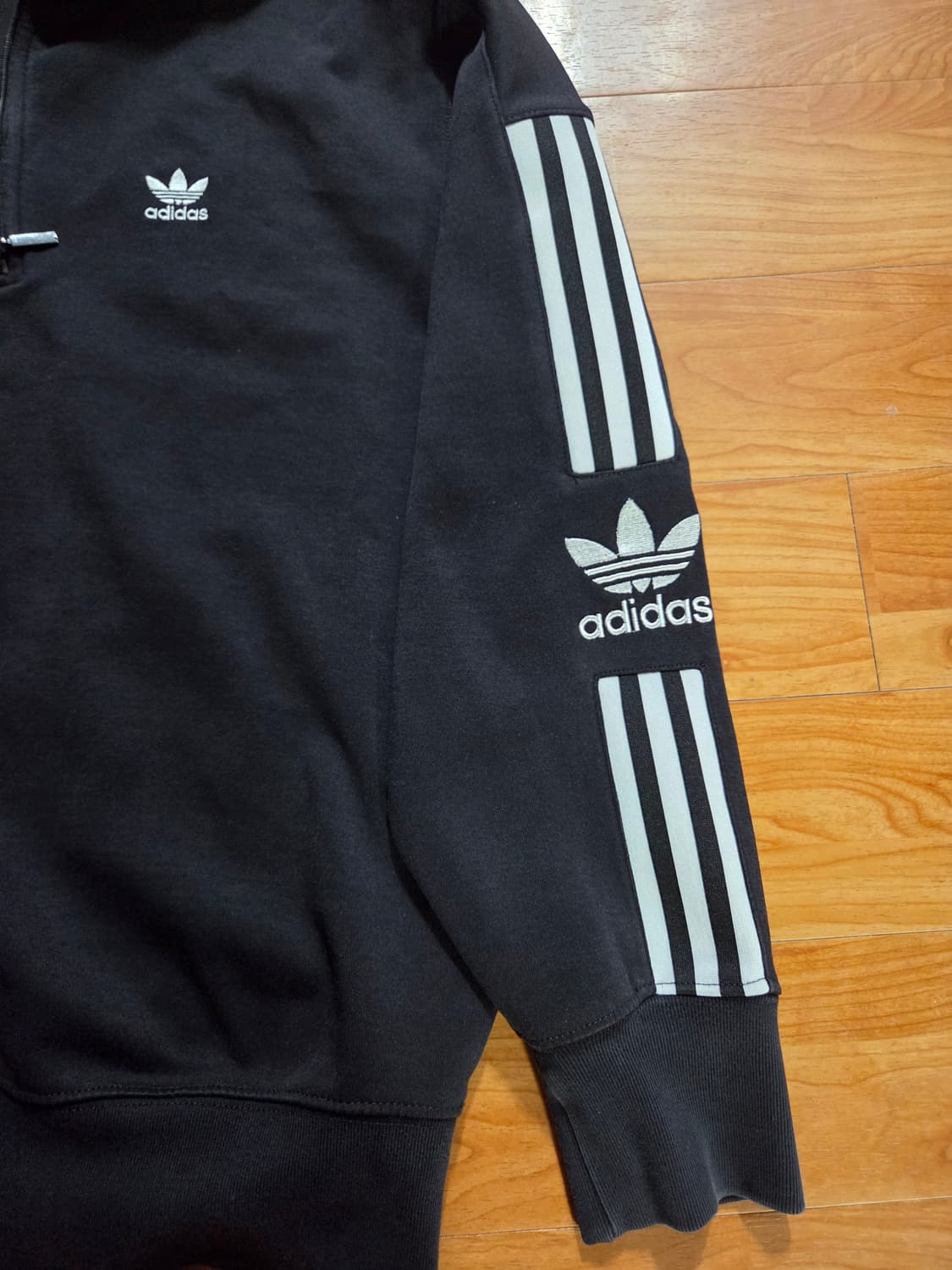 제니착용품 아디다스 우먼스 하프집업 상품이미지2