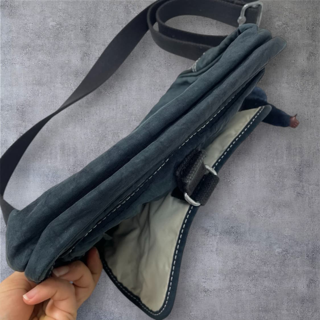 키플링 Kipling 네이비 미니 플랩 크로스백 상품이미지6