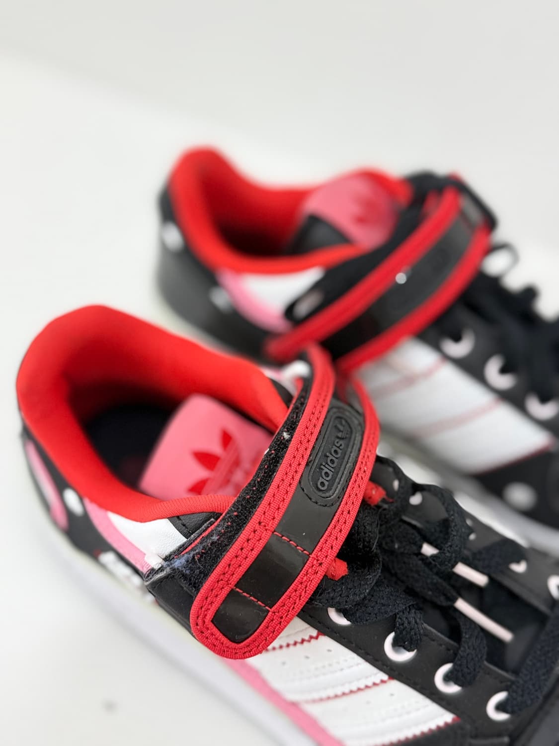 Adidas × Hello Kitty 스니커즈 상품이미지7
