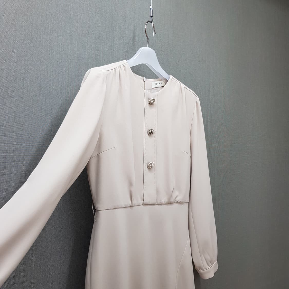 한섬 마인 2022 버튼 포인트 롱 원피스 82-94-160사이즈 상품이미지3