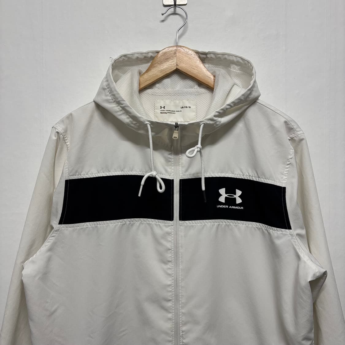 언더아머 화이트 후디 바람막이 상품이미지2