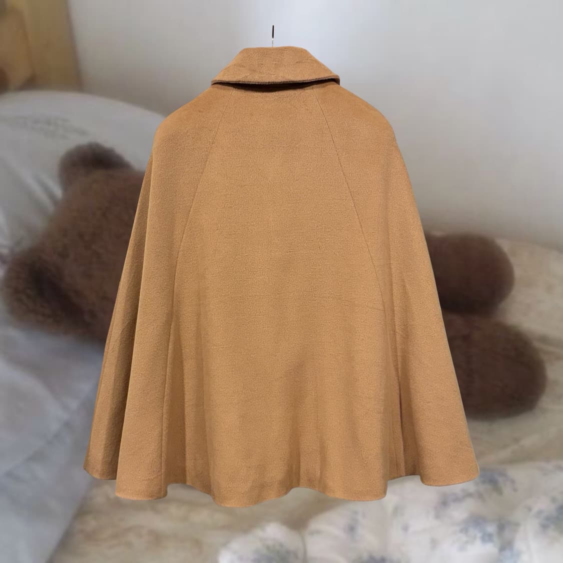 CHU XXX 카라멜 라운드 카라 케이프 자켓 라떼 모리 상품이미지8