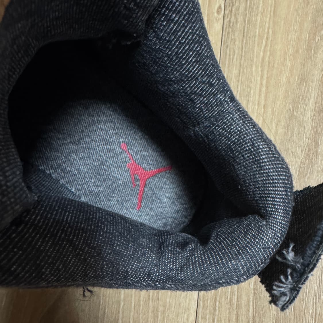 조던 4 x 리바이스 레트로 블랙 데님 (리바이스 택) 상품이미지7