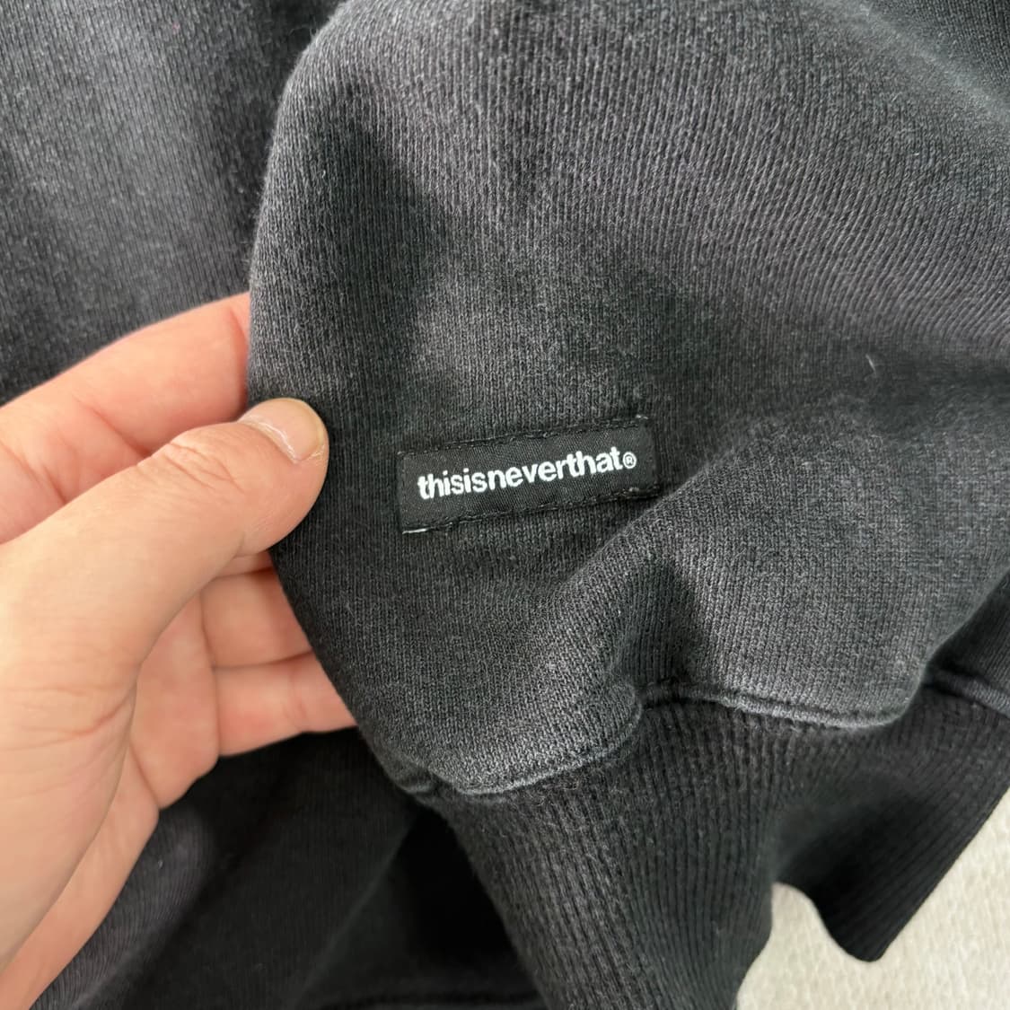 105 디스이즈네버댓 빅로고 맨투맨 상품이미지4