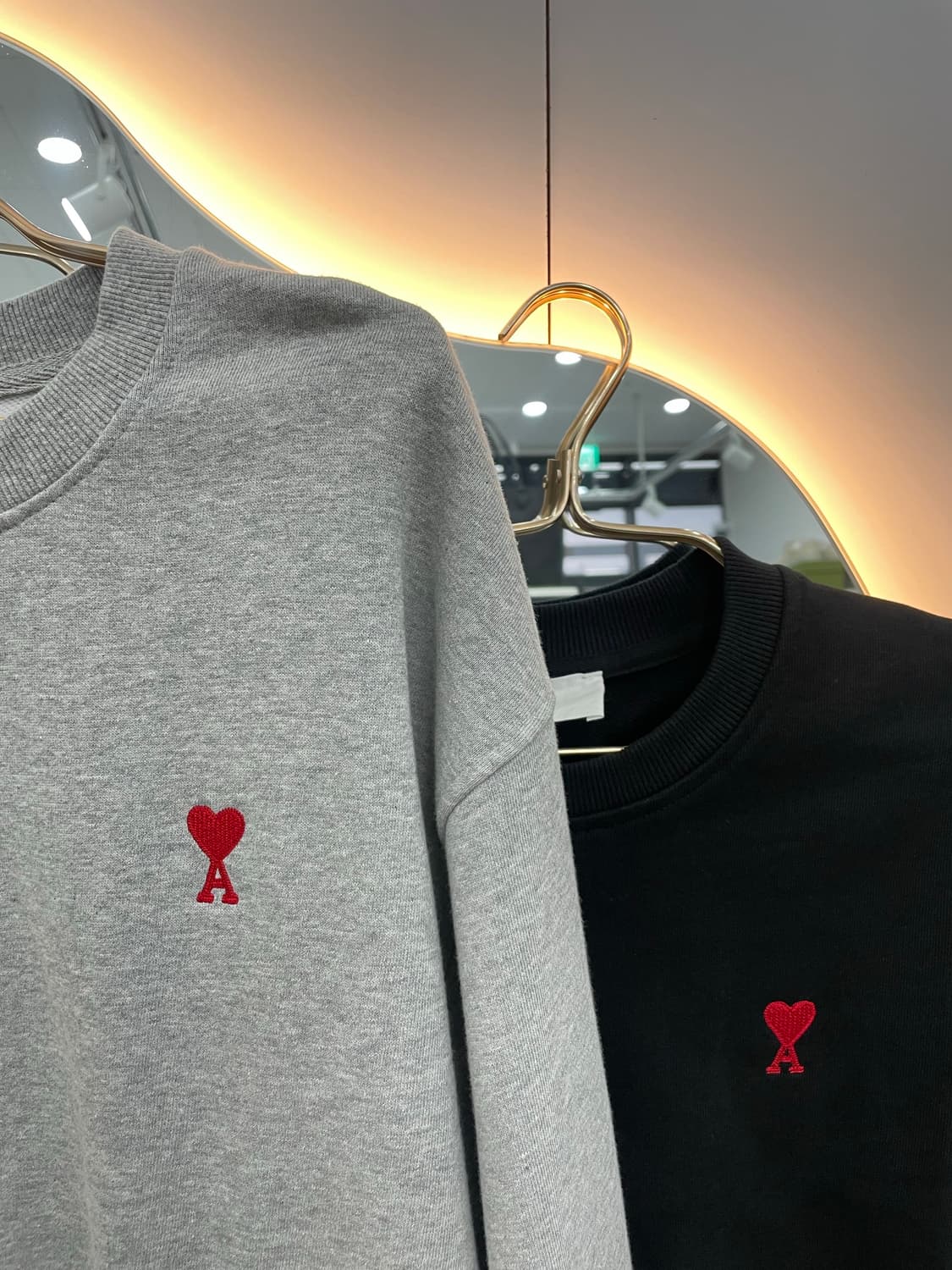 [새상품] [QR인증가능] 아미 스몰하트 맨투맨 남여공용 상품이미지2