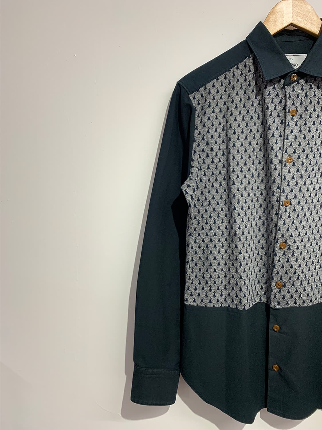 비비안웨스트우드 패턴 스몰 로고 긴팔셔츠 남자 상품이미지3