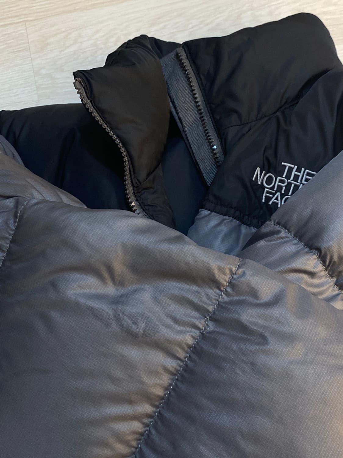 노스페이스 눕시 700 그레이 xs 이동휘 켄달제너 상품이미지9