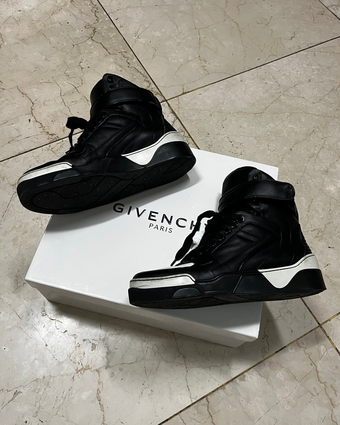 지방시 타이슨 상품이미지1