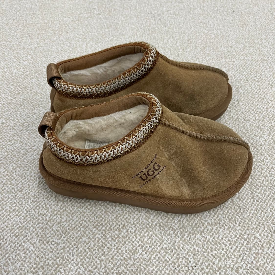 200 어그 타스만 키즈 털 슬립온 0130M2 상품이미지4