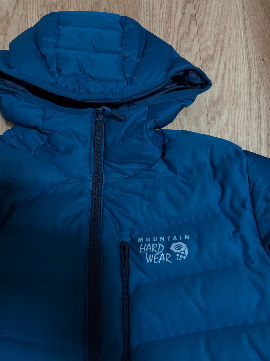 마운틴하드웨어 경량패딩 상품이미지2