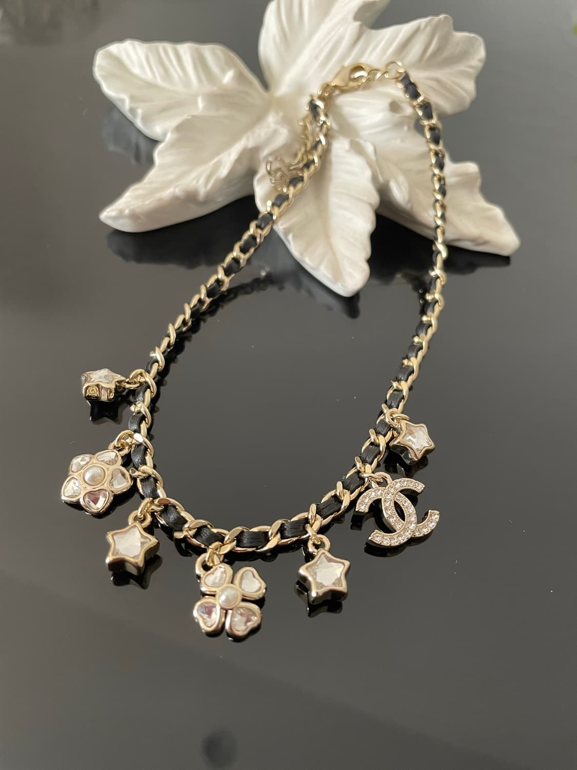 [정품] 샤넬 에스닉 팜 네크리스 (화이트/골드) 상품이미지1