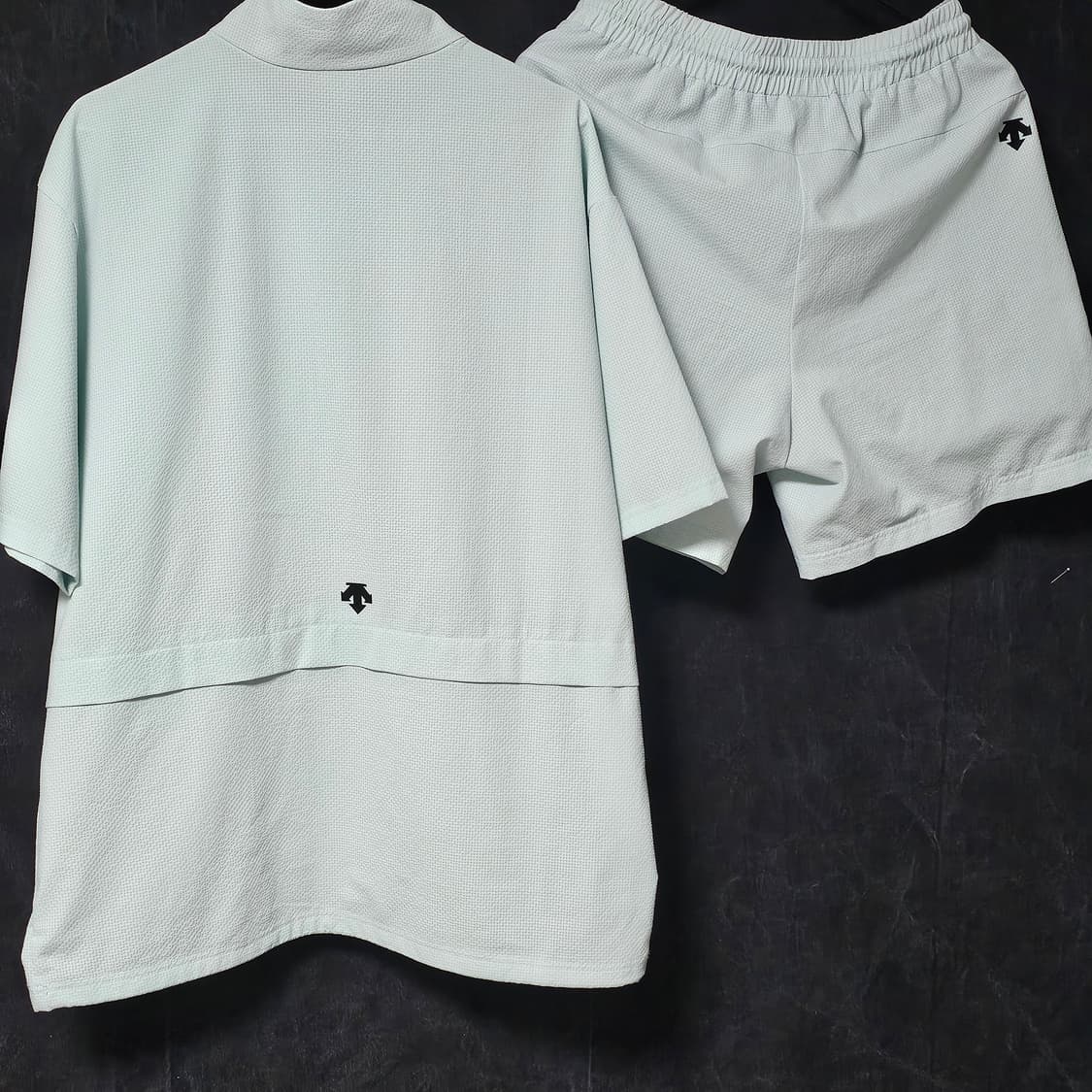 100/남성 데상트 반팔 아노락 반바지 셋업 (상100, 하90)" 상품이미지2