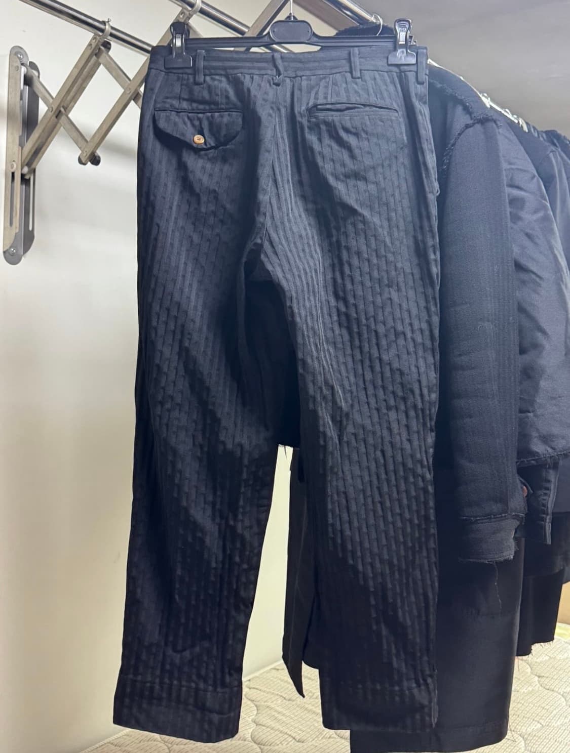 S 꼼데가르송 옴므플러스 앰보 스트라이프 팬츠 상품이미지2