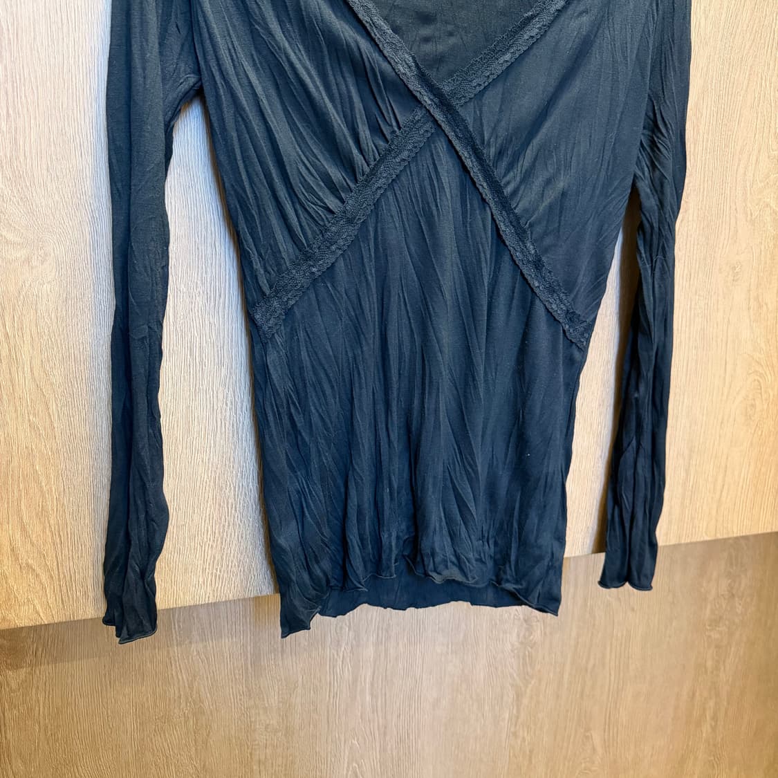 빈티지 롱슬리브 티셔츠 레이스 트리밍 디테일 슬림핏 블랙 상품이미지4