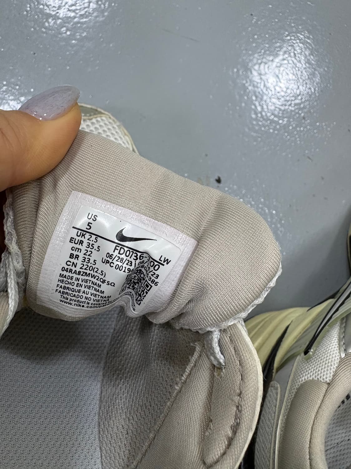 220 나이키 V2K 런 실버 운동화 0304J 상품이미지6