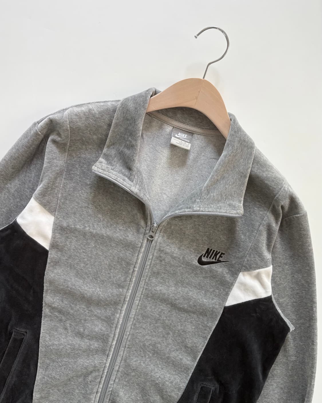 Nike 나이키 00’s 그레이배색 벨루어 트랙탑 상품이미지4
