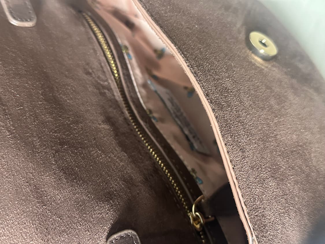 비비안웨스트우드 스웨이드백 브라운 상품이미지4