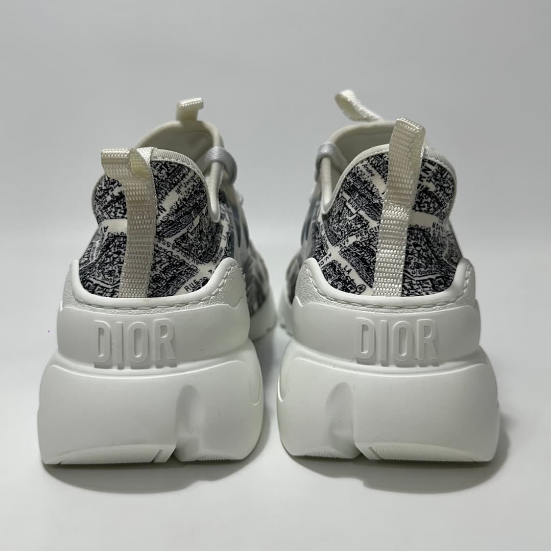 디올 D 커넥트 테크니컬 패브릭 파리 스니커즈 (245)  상품이미지3