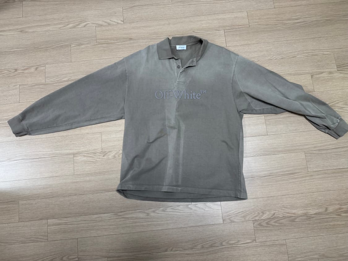 오프화이트 카라 맨투맨 상품이미지1