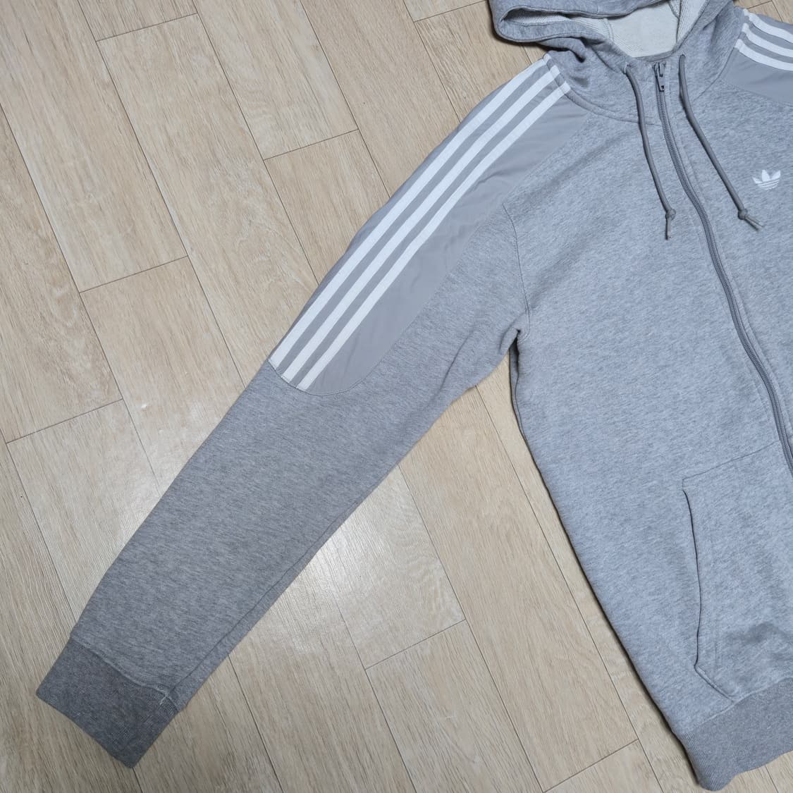 L) 아디다스 그레이 파가이안 삼선 후드집업 상품이미지3