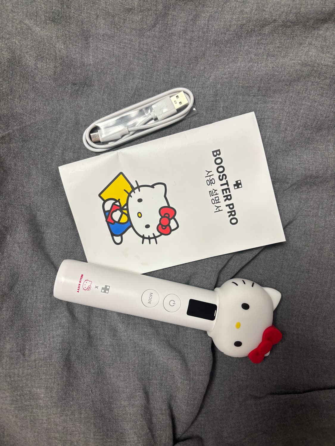 메디큐브 헬로키티 에이지알 부스터프로 상품이미지1