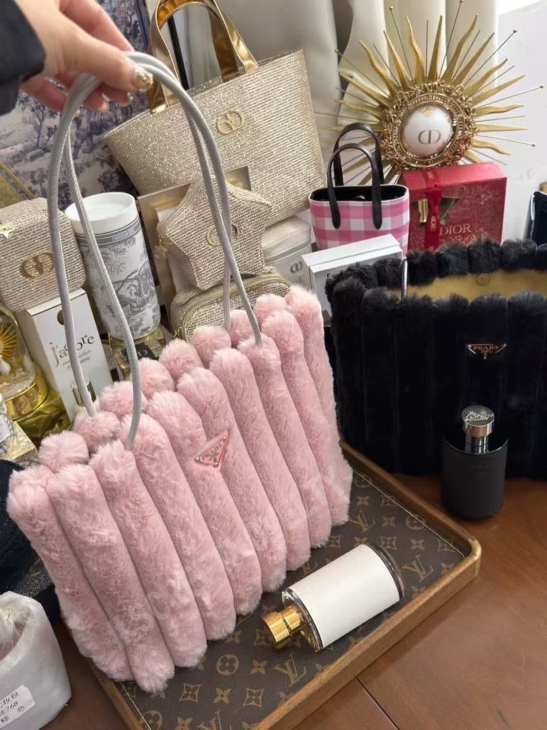  프라다뷰티 퍼 숄더백 핑크 VIP 기프트백 무배 상품이미지9