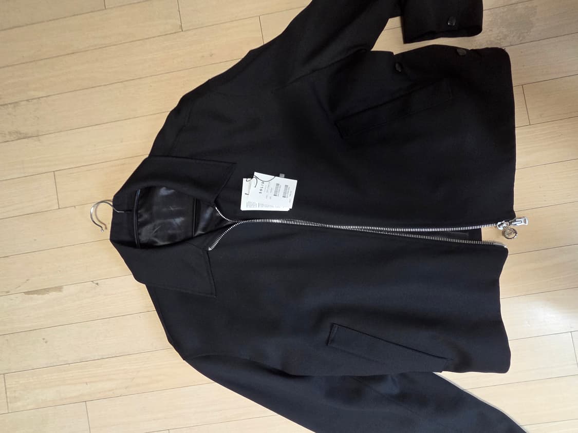 24fw 솔리드 옴므 블랙 울 자켓 50 판매합니다. 상품이미지2