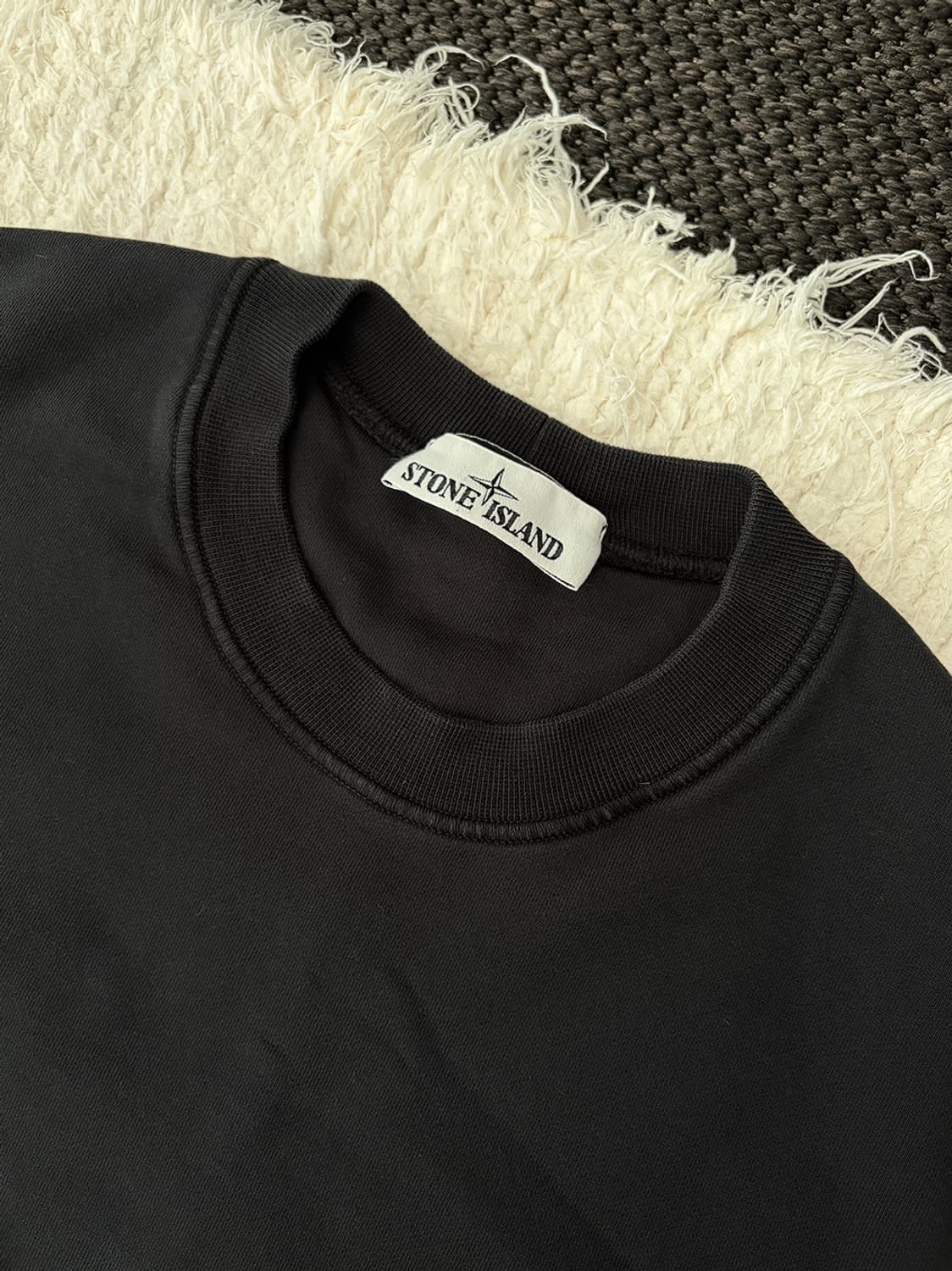 스톤아일랜드 맨투맨 블랙  상품이미지2