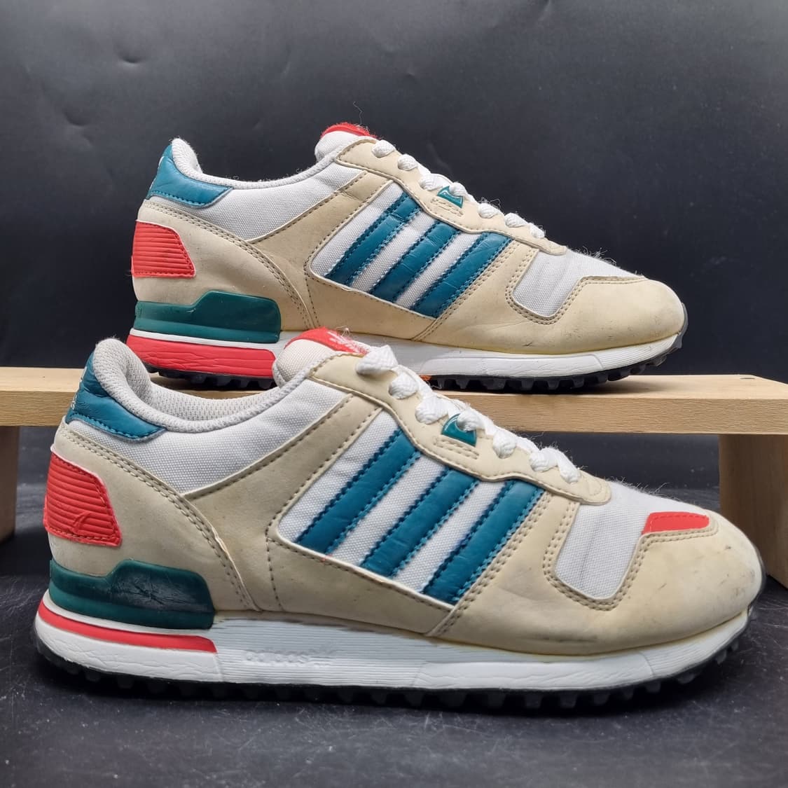 아디다스 ZX700 여성운동화230 상품이미지1